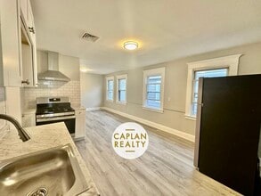 1647 State St, Unit 3 in New Haven, CT - Building Photo - Building Photo