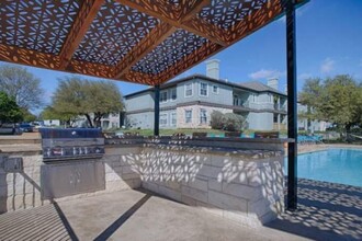 10301 Ranch to Market 2222 in Austin, TX - Building Photo - Building Photo