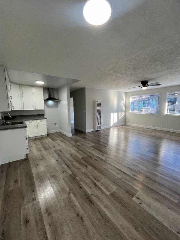 1240 W 105th St in Los Angeles, CA - Building Photo - Building Photo