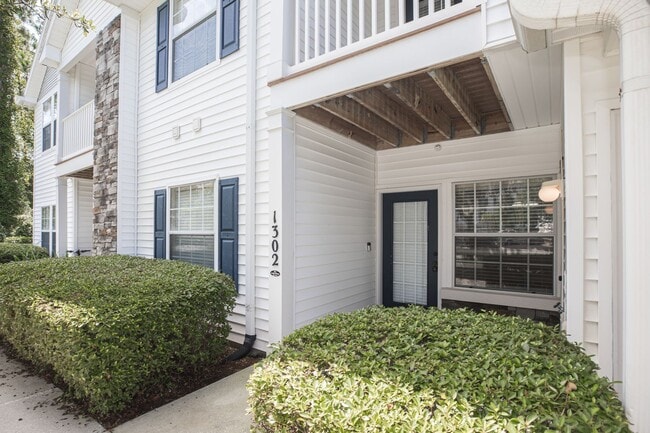 property at 575 Oakleaf Plantation Pkwy