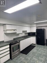 7355 Aldergrove Ct in Mississauga, ON - Building Photo - Building Photo