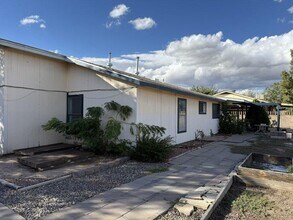 290 Asbury Rd NE in Rio Rancho, NM - Building Photo - Building Photo