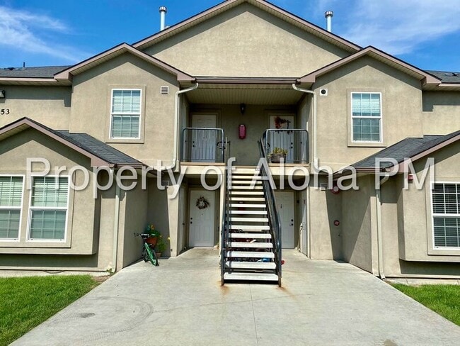 property at 1053 W Pine Ave