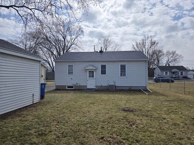 920 Erie Ave in Oshkosh, WI - Foto de edificio - Building Photo