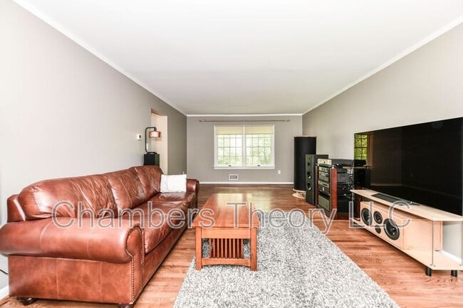 8504 Shadeway Pl in Springfield, VA - Building Photo - Building Photo