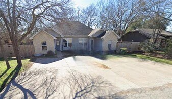 3705 Mandy Dr in Granbury, TX - Building Photo