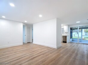 150 W Mariana Ave in North Fort Myers, FL - Foto de edificio - Building Photo
