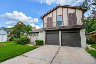 2235 Quail Valley E Dr in Missouri City, TX - Building Photo