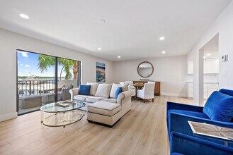 1208 Marine Way in North Palm Beach, FL - Building Photo - Building Photo