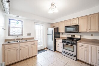 2407 Sarah St in Pittsburgh, PA - Building Photo - Building Photo