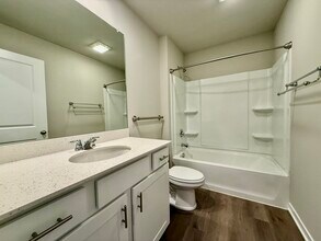 10436 Southerwick Pl in Johnston, IA - Foto de edificio - Building Photo