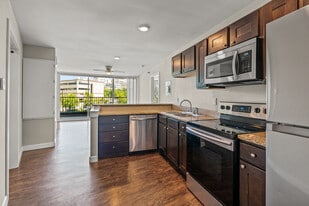 The View Tower in Shreveport, LA - Building Photo