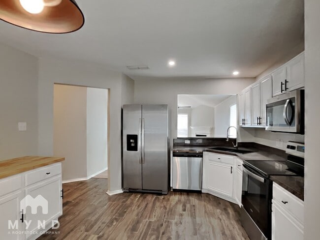 10229 Dallam Ln in Fort Worth, TX - Building Photo - Building Photo