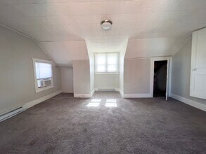 216 N McKinley Ave in Muncie, IN - Foto de edificio - Building Photo