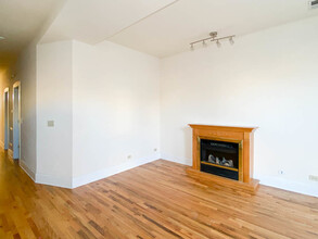 1935 N Wood St, Unit 1 in Chicago, IL - Building Photo - Building Photo
