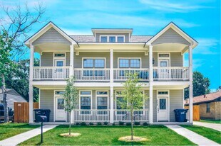 402 Live Oak St in College Station, TX - Building Photo