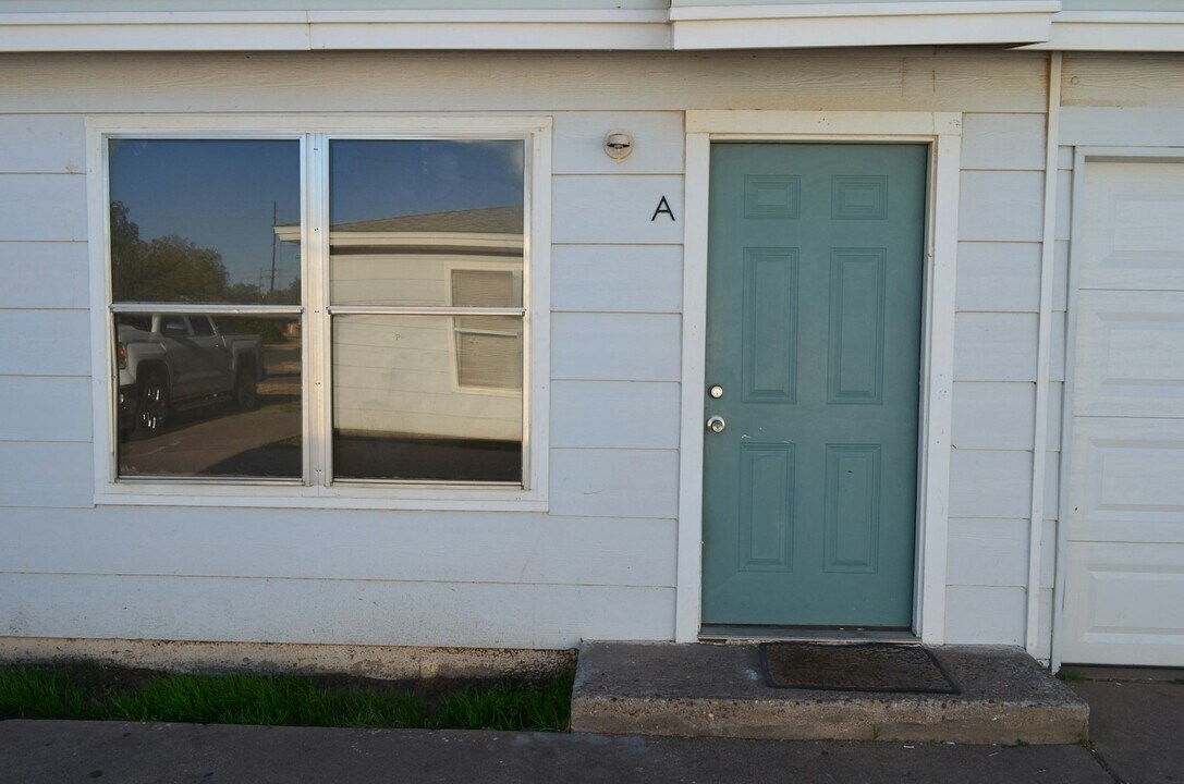 5604 Brownfield Dr in Lubbock, TX - Building Photo