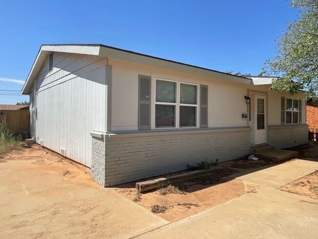 1917 N 14th St in Lamesa, TX - Building Photo - Building Photo