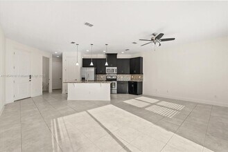 9829 Winnington St in Orlando, FL - Foto de edificio - Building Photo