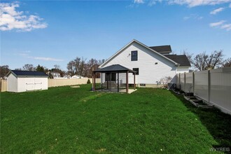 6 Rolling Woods Ln in Buffalo, NY - Building Photo - Building Photo