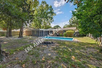 614 Merioneth Dr NE in Fort Walton Beach, FL - Building Photo - Building Photo