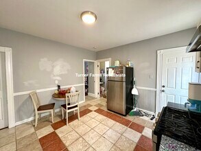 9 Taft St, Unit 2 in Boston, MA - Building Photo - Building Photo