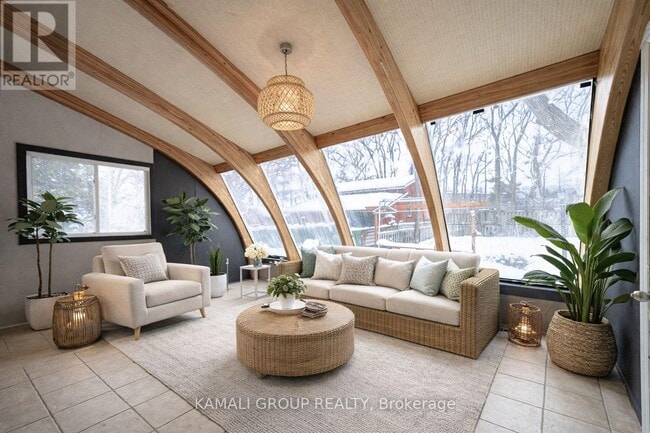 property at 46 Centre St E