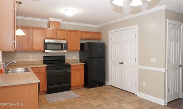 4225 Dudleys Grant Dr in Winterville, NC - Building Photo - Building Photo