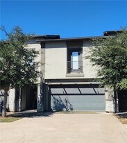 2907 Papa Bear Dr in College Station, TX - Building Photo