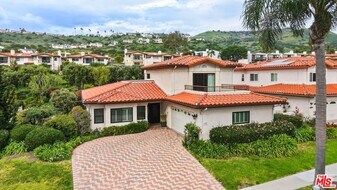 6505 Beachview Dr in Rancho Palos Verdes, CA - Building Photo