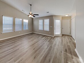 385 Chadwick Cmns in Stockbridge, GA - Building Photo - Building Photo