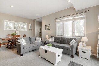 515 Maple Ave in Wilmette, IL - Building Photo - Building Photo