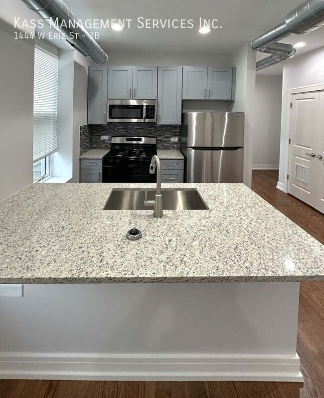 property at 1444 W Erie St