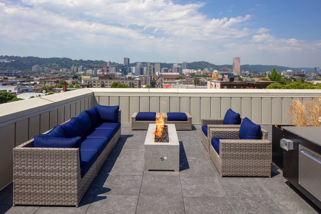 Ella Marie Apartments in Portland, OR - Building Photo