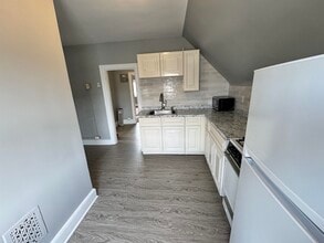 93 W 35th St in Bayonne, NJ - Building Photo - Building Photo