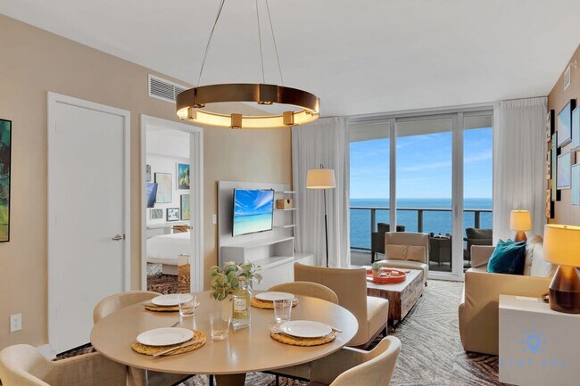 4111 S Ocean Dr in Hollywood, FL - Building Photo - Building Photo