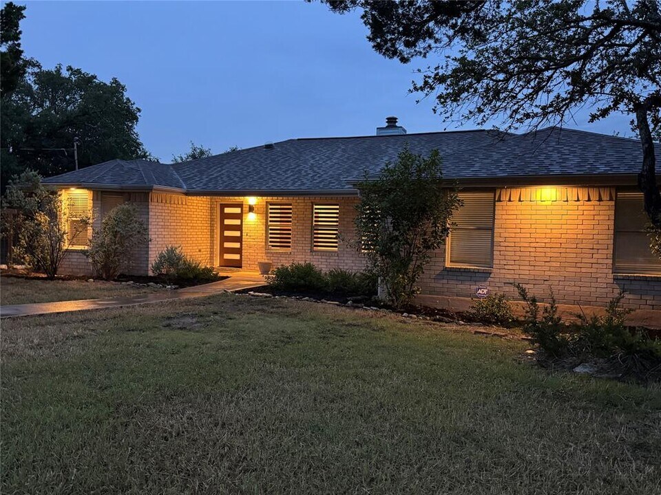 12700 Winding Creek Rd in Austin, TX - Building Photo