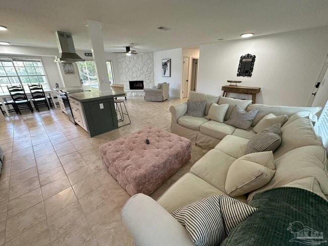 1406 Rancho Villa Dr in Gulf Breeze, FL - Building Photo - Building Photo
