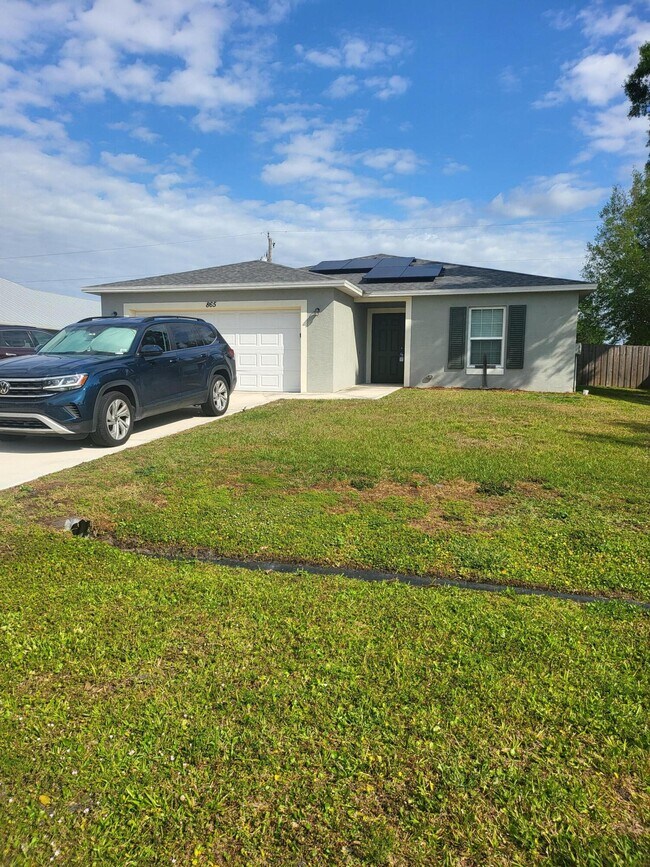 property at 865 SW McCracken Ave