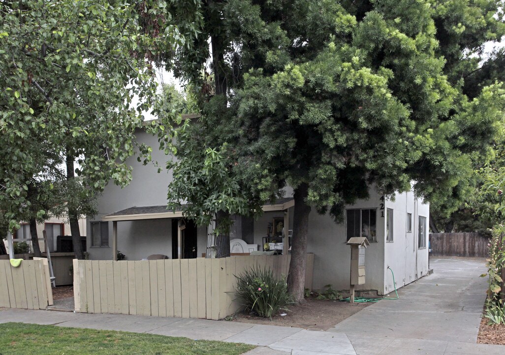 421 Standish St in Redwood City, CA - Foto de edificio