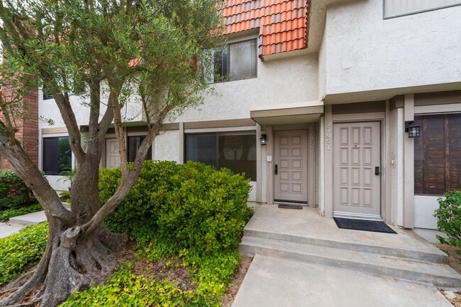 property at 27953 Ridgebluff Ct