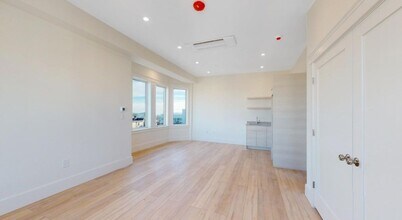 1510 N Shore Rd in Revere, MA - Building Photo - Building Photo