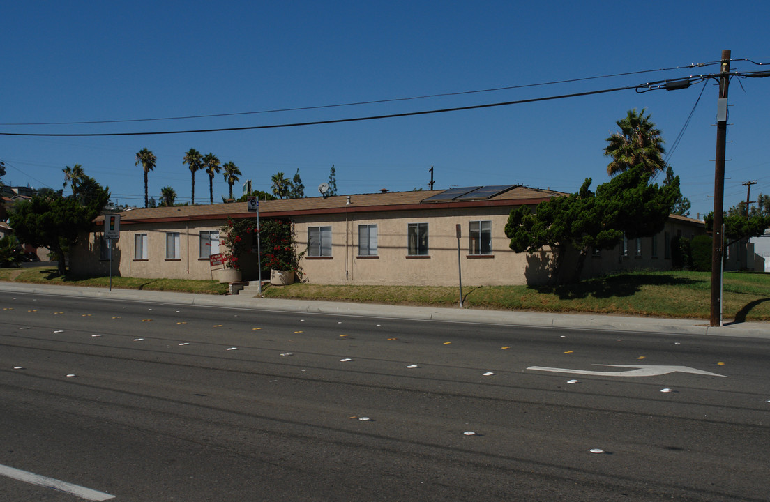 620 Lemon Ave in El Cajon, CA - Foto de edificio