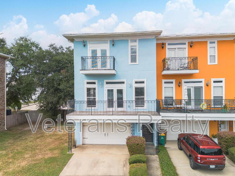 28 Oak Alley Ln in Long Beach, MS - Building Photo