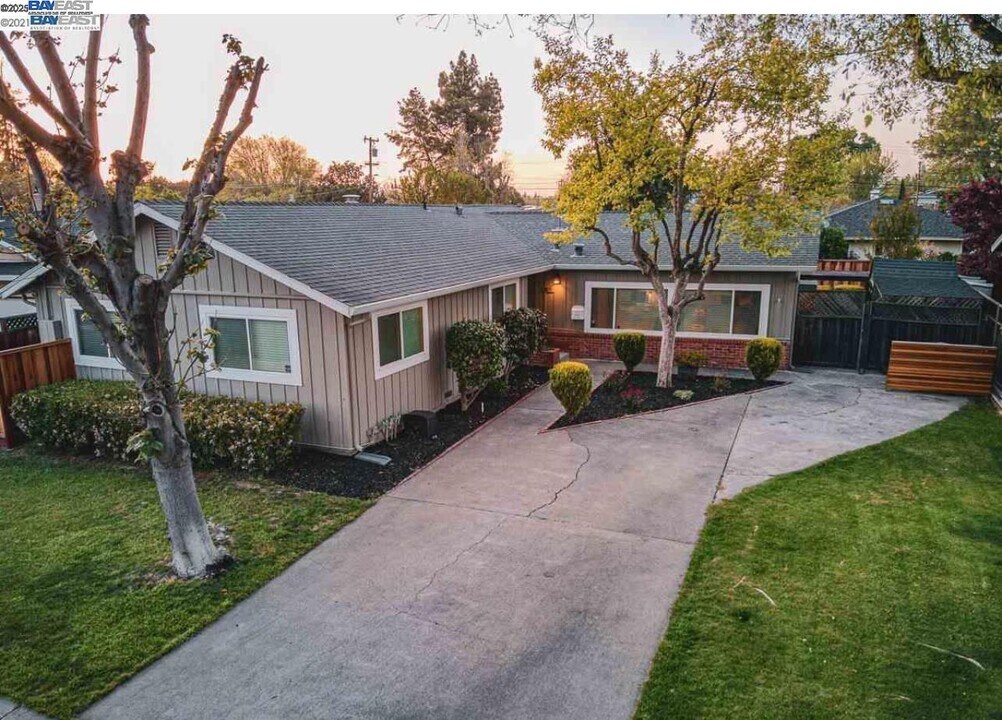 4219 School St in Pleasanton, CA - Building Photo