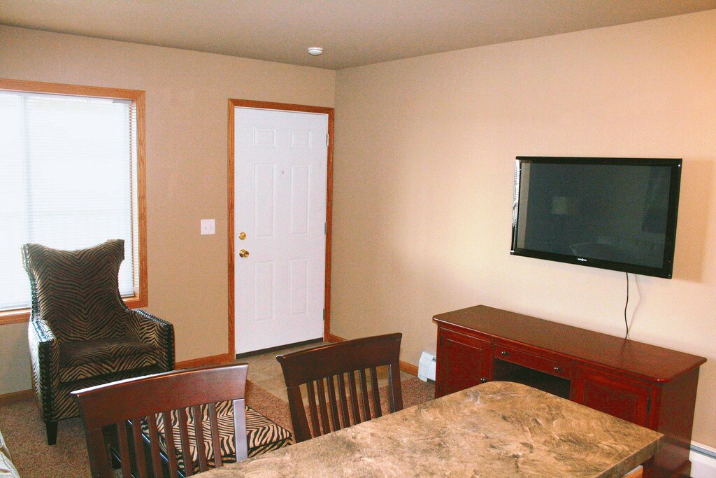 Azure Apartments Marion, IA Apartments