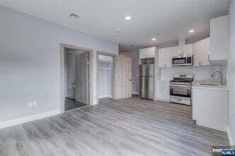 311 Sip Ave in Jersey City, NJ - Building Photo - Building Photo