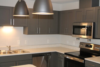HOM Flats at Maynard in Grand Rapids, MI - Building Photo - Building Photo