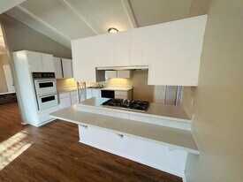 7902 Rustic Forest Dr in San Antonio, TX - Building Photo