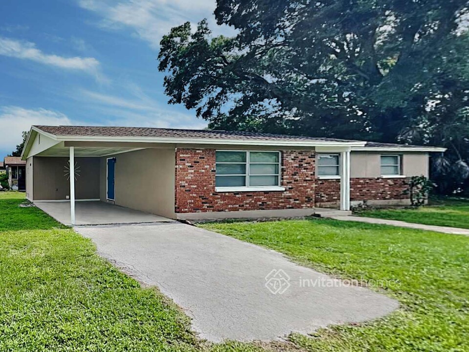 13190 Clay Ave in Largo, FL - Building Photo